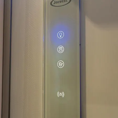 P2 Kevin's Charming Πανσιόν Αλγκέρο