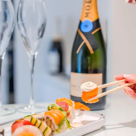 Πανσιόν P2 Kevin's Charming 4*