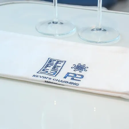 P2 Kevin's Charming Πανσιόν Αλγκέρο